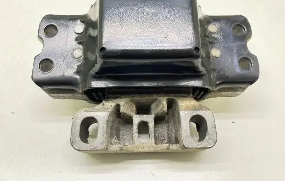 Volkswagen Golf VI Engine mount bracket 1K0199555