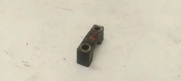 Mitsubishi 3000 GT Camshaft holder