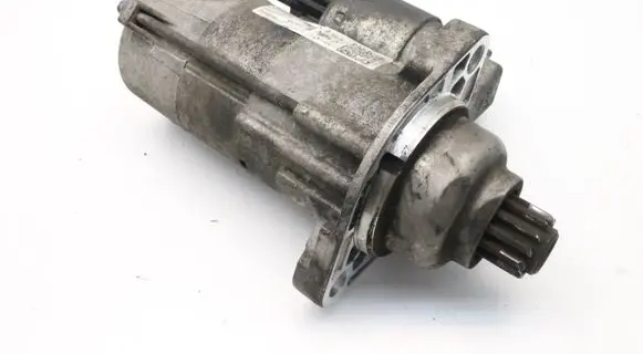 Volkswagen Touran I Starter motor 02M911024P