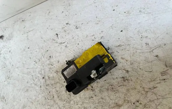 Volvo XC90 Front door lock 30699747