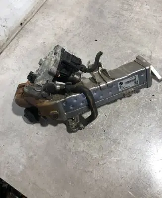 BMW 1 F20 F21 EGR valve cooler 8477659 847765901
