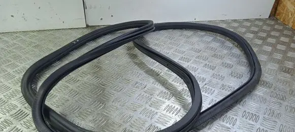 Porsche Cayenne (92A) Front door rubber seal 7P0867365