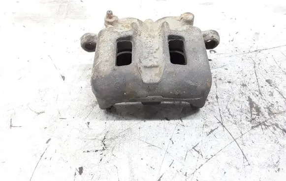 Mitsubishi Pajero Front brake caliper