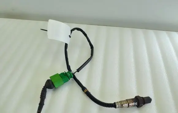 Audi A8 S8 D3 4E Lambda probe sensor 06C906265