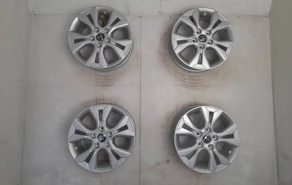 Toyota Yaris R16 alloy rim PW457-0D006