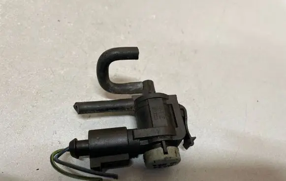 Audi A4 S4 B6 8E 8H Turbo solenoid valve 1J0906283C