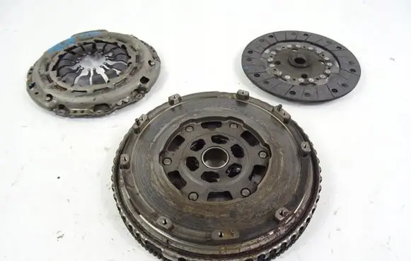 Nissan Juke I F15 Clutch set kit 302100495R