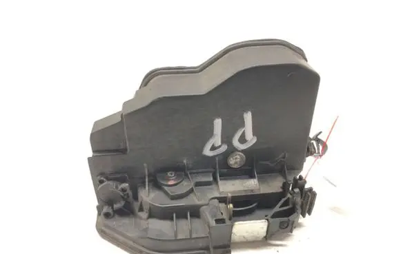 BMW X5 E70 Front door lock 7202146