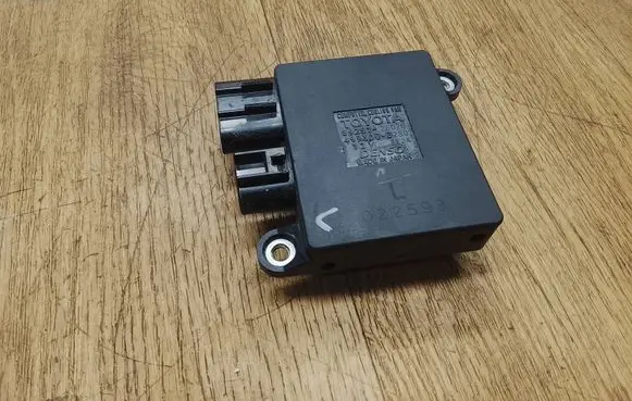 Lexus RX 450H Fan control module 8925726020 4993003280