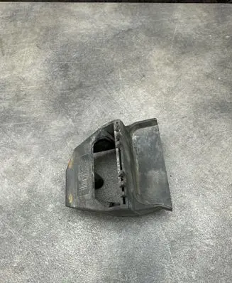 BMW 5 E39 Radiator mount bracket 1737706