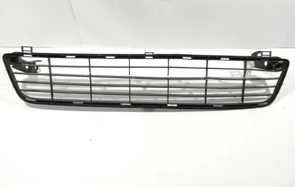 Toyota Hilux (AN10, AN20, AN30) Front bumper lower grill 531120K060