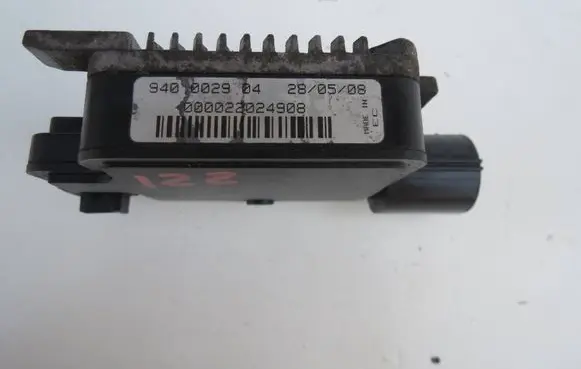 Volvo V70 Coolant fan relay 940002904 000022024908