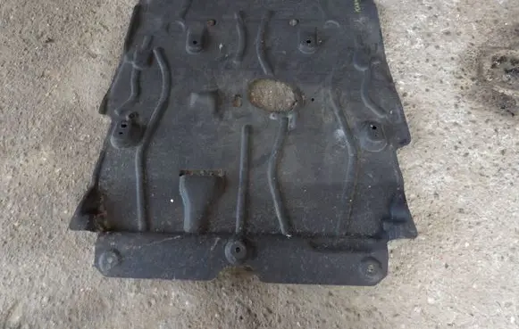 Renault Kangoo III Engine splash shield/under tray 758901954R