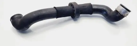 Mercedes-Benz C W203 Engine coolant pipe/hose 2035010382