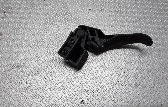Volkswagen PASSAT B5.5 Engine bonnet (hood) release handle