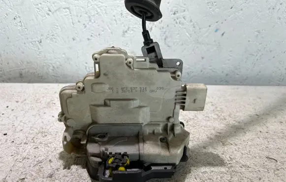 Audi A6 S6 C6 4F Front door lock 4F2837016