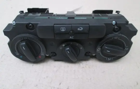 Volkswagen Golf V Climate control unit