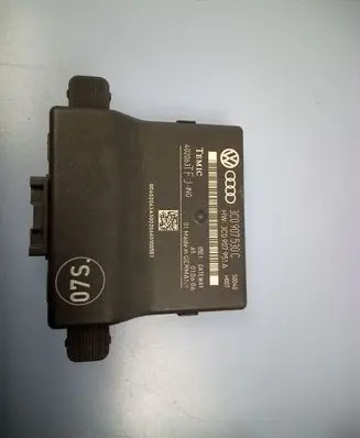 Volkswagen PASSAT B6 Gateway control module 3C0907530C