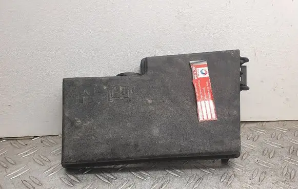 Volvo C70 Fuse box cover 30728348
