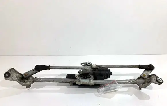Suzuki Swift I Front wiper linkage and motor 