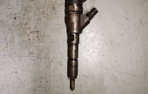Fuel injector