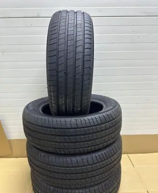 Volkswagen Golf VIII R16 summer tire 
