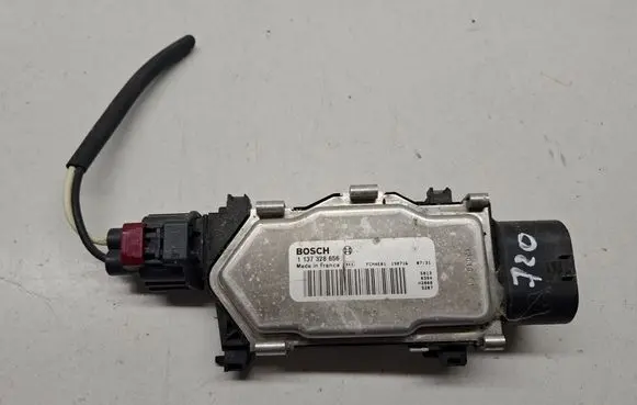 Mercedes-Benz CLA C117 X117 W117 Coolant fan relay 1137328656