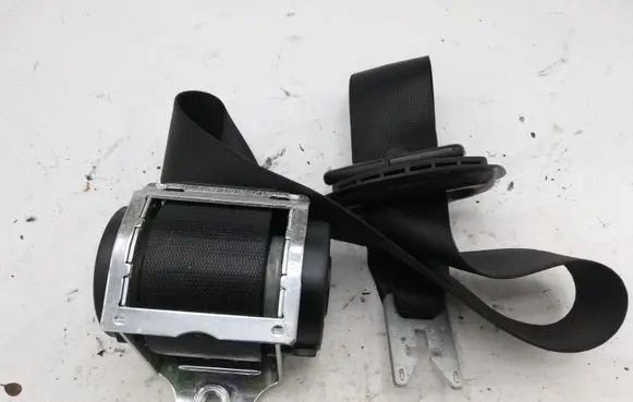 BMW 5 E60 E61 Front seatbelt 601629600D