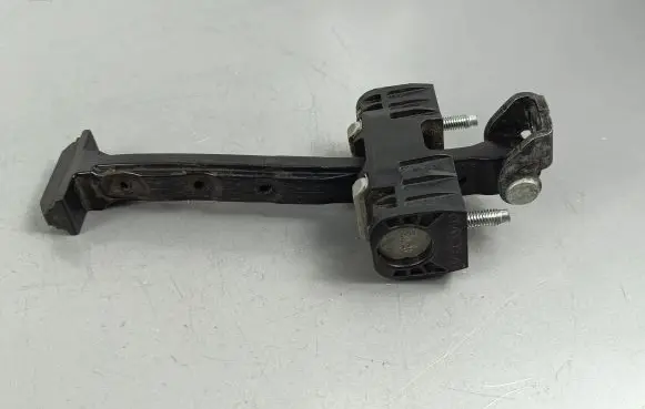 Volvo XC90 Front door check strap stopper