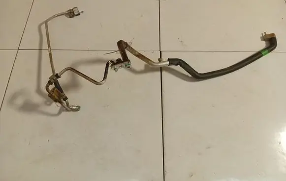 Air conditioning (A/C) pipe/hose