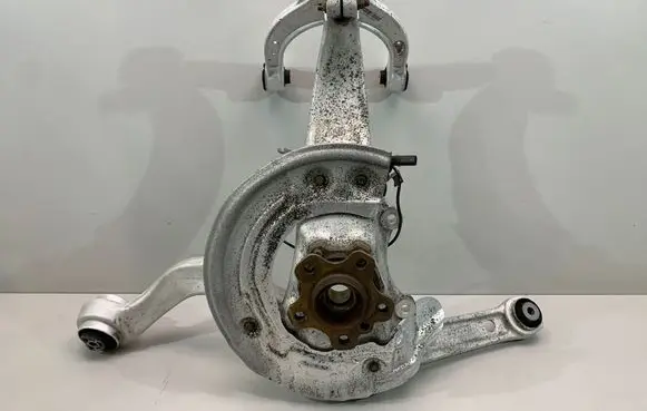 BMW 5 G30 G31 G38 Front wheel hub spindle knuckle 6884385