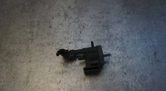 Audi TT TTS RS Mk3 8S Valve vacuum 06H906283F