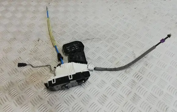 Mercedes-Benz B W246 W242 Rear door lock A2047303635 ZGS002 30311012