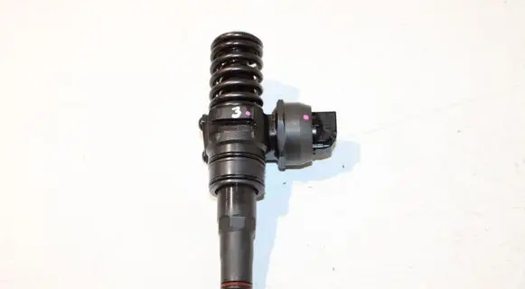 Skoda Fabia Mk2 (5J) Fuel injector 038130073BP 0414720314