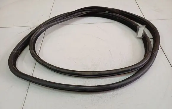 Peugeot 407 Rubber seal rear door 