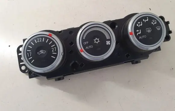 Mitsubishi Lancer VIII Climate control unit 7820A115XB