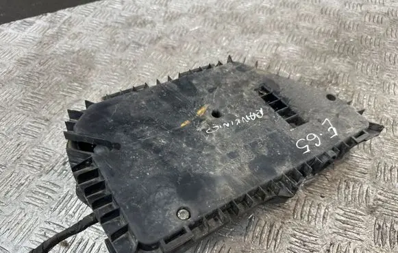 BMW 7 E65 E66 Hand brake control module 1165961