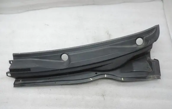 Toyota Corolla Verso AR10 Windshield trim 557090F020 557820F010