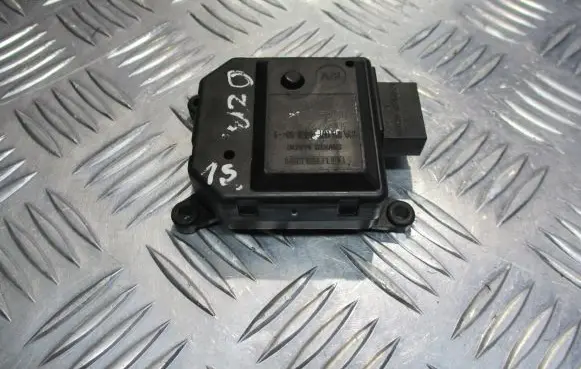 Opel Zafira B Central body control module 309372700AD