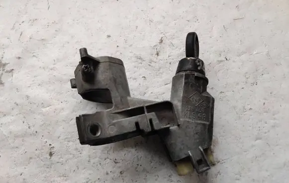 Volkswagen Transporter - Caravelle T4 Ignition lock 701905851