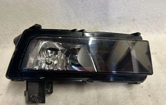 Volkswagen Touran II Front fog light 5TA491662A