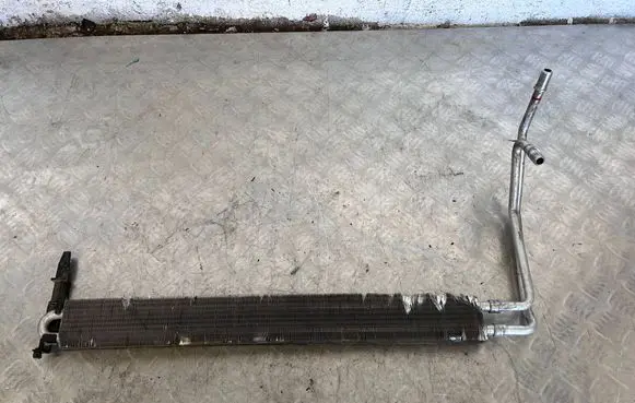BMW X5M E70 Power steering radiator M7108003