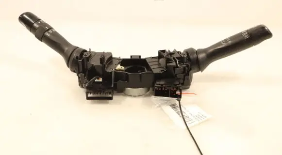 Toyota Yaris Light switch 17F144