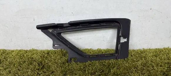 Volkswagen Golf Sportsvan Front fog light trim/grill 510853211c
