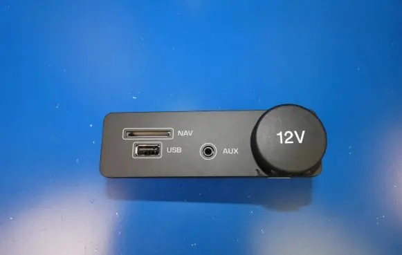 Jaguar XE USB socket connector 