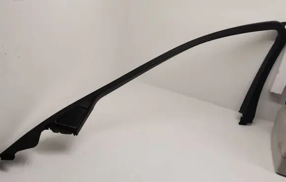 BMW 5 F10 F11 Front door window/glass frame 7182012