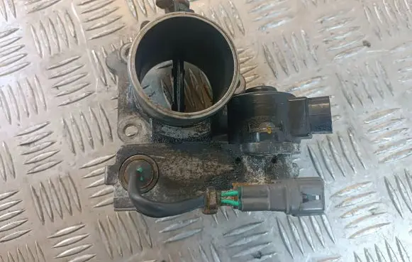 Toyota Corolla E120 E130 Throttle valve 8967221020