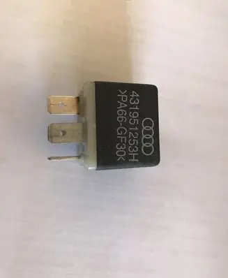 Volkswagen PASSAT B5 Other relay 431951253H