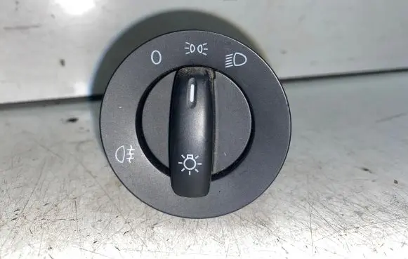 Volkswagen Golf VI Light switch 1K0941431BB