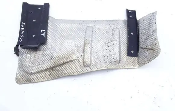 Mercedes-Benz CLS C219 Exhaust heat shield